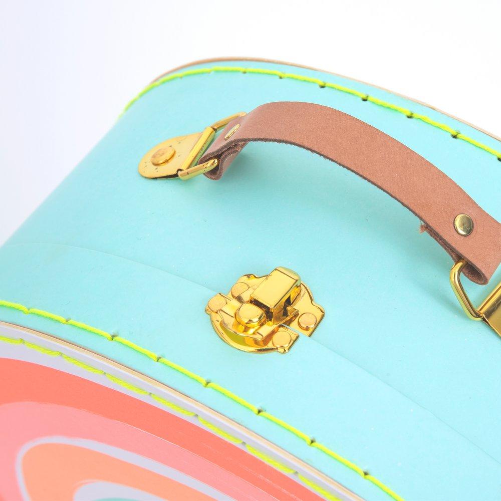 These kid's suitcases have a rainbow decoration and natural leather handles. 