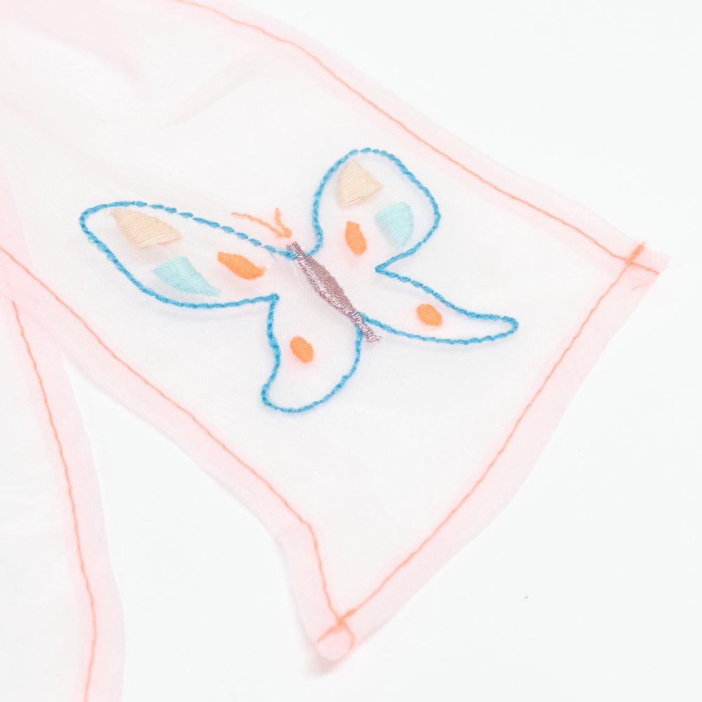 This pretty clip features a  pink net fabric bow which has beautiful butterflies embroidered on it. 