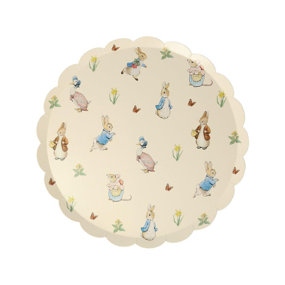 These charming plates feature Peter Rabbit and friends, with a stylish scallop edge. 