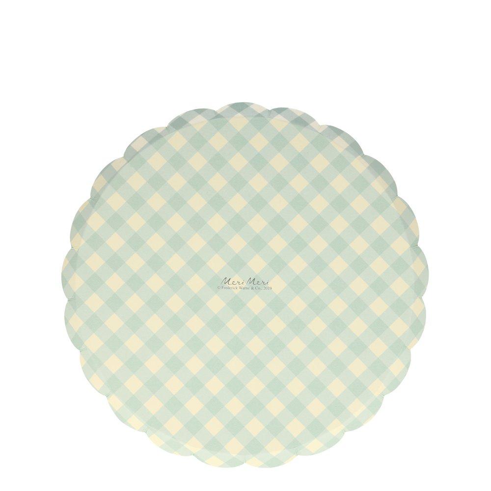 These charming plates feature Peter Rabbit and friends, with a stylish scallop edge. 