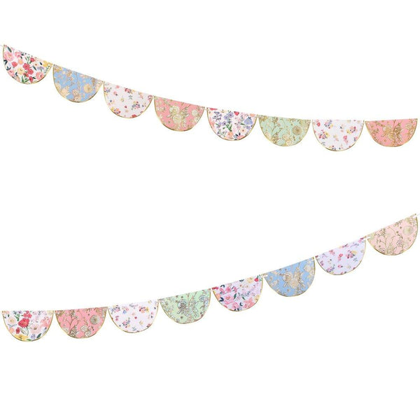 English Garden Scallop Garland